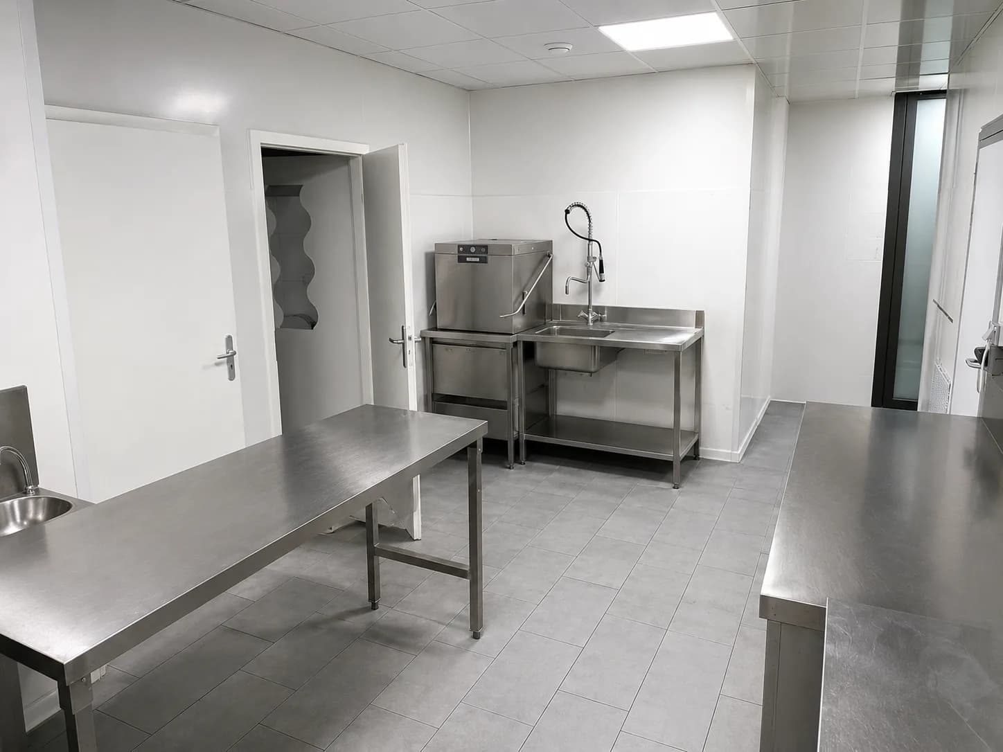 Plonge de la cuisine professionnelle de Kembs